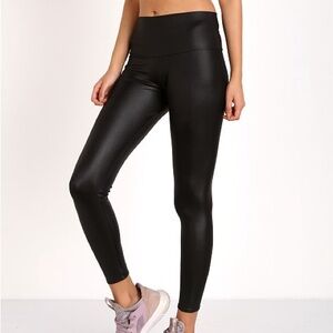 Onzie Liquid Black Shiny High-Waisted Leggings